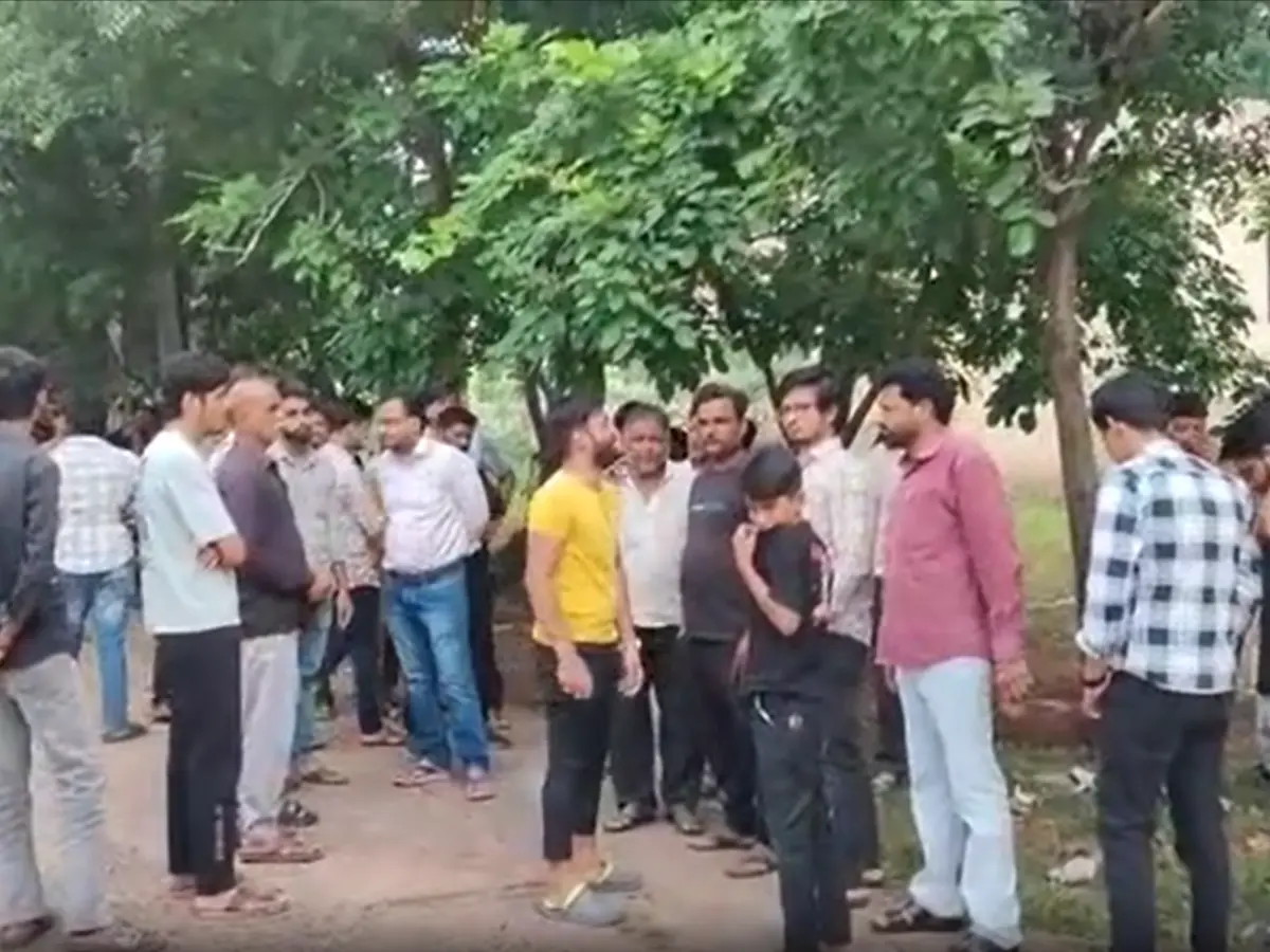 प्रतापगढ़ जेल में विचाराधीन बंदी अनीश की मौत, परिजन बोले- इलाज में लापरवाही से गई जान