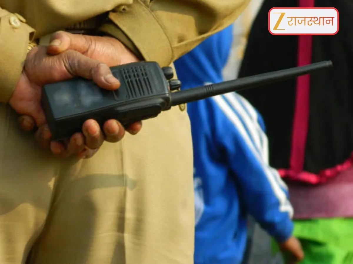 Jaipur News: जयपुर पुलिस ने अपनी ही कार्रवाई को रस्सी का बना दिया सांप, 17 साल तक अंदरखाने दबाए रखी बात, अब जाकर खुली पोल Jaipur News: जयपुर पुलिस ने अपनी ही कार्रवाई को रस्सी का बना दिया सांप, 17 साल तक अंदरखाने दबाए रखी बात, अब जाकर खुली पोल