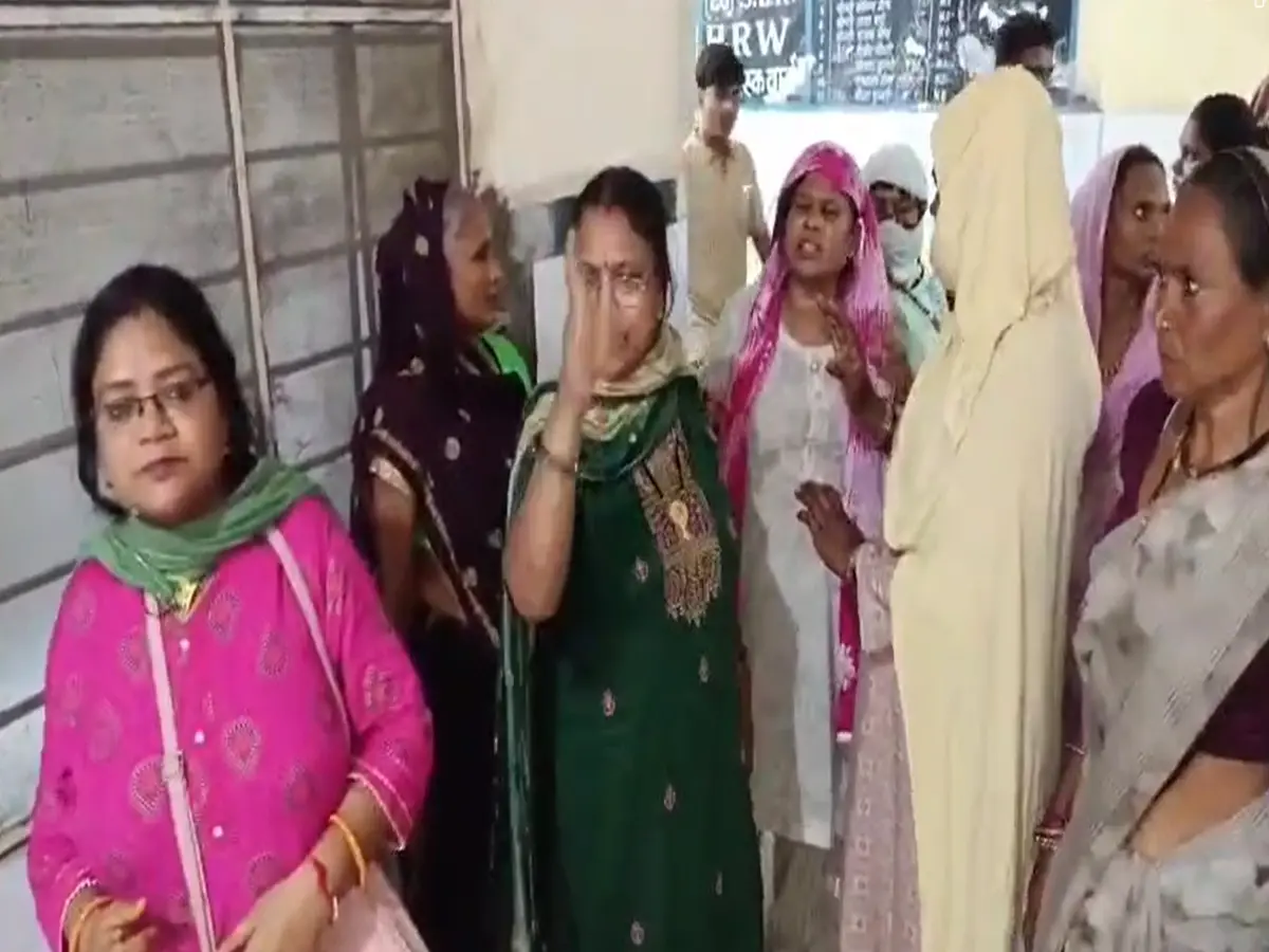 Alwar News: राजकीय महिला अस्पताल में नर्सिंग स्टाफ की लापरवाही ने ले ली नवजात की जान
