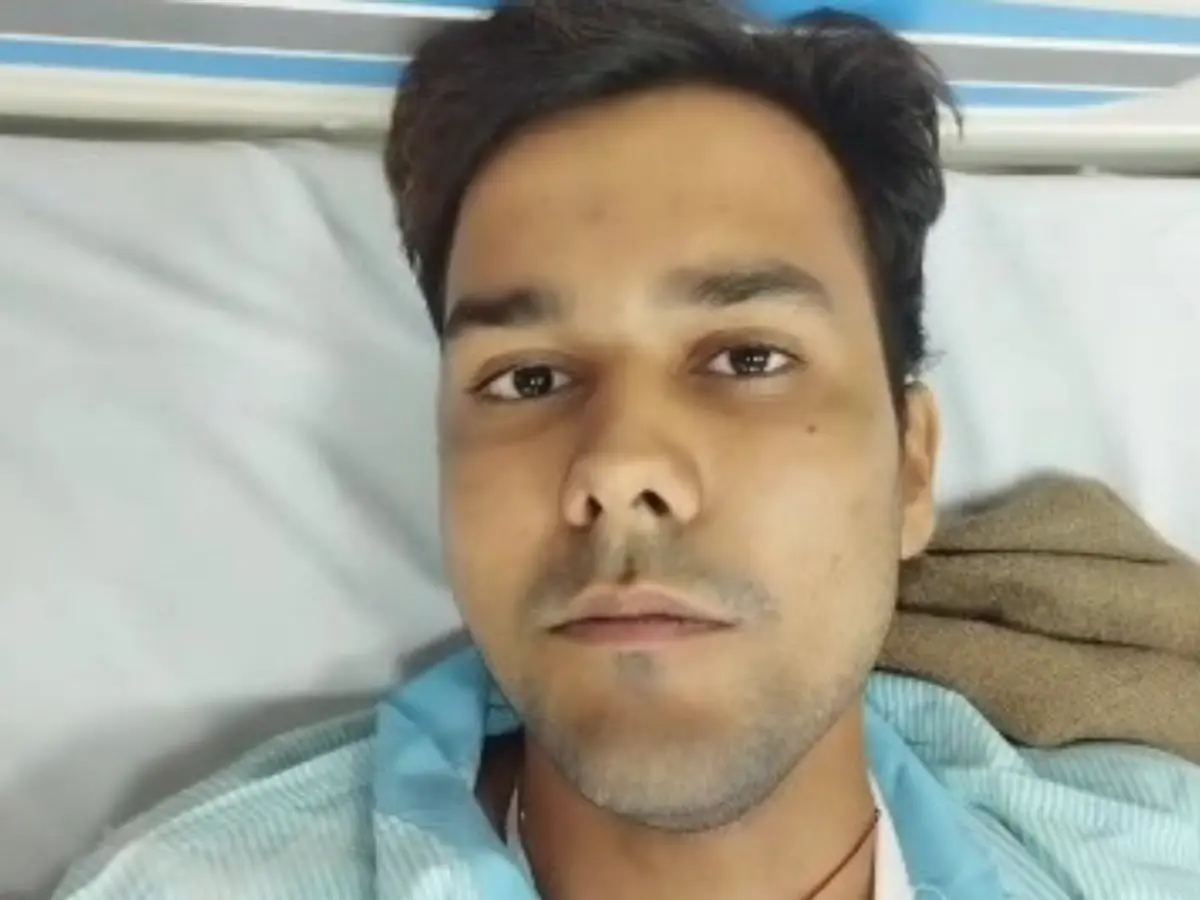 Jaipur: ट्यूशन पढ़ा रहे टीचर से बदमाशों ने लोहे की रोड और डंडे से की मारपीट Jaipur: ट्यूशन पढ़ा रहे टीचर से बदमाशों ने लोहे की रोड और डंडे से की मारपीट