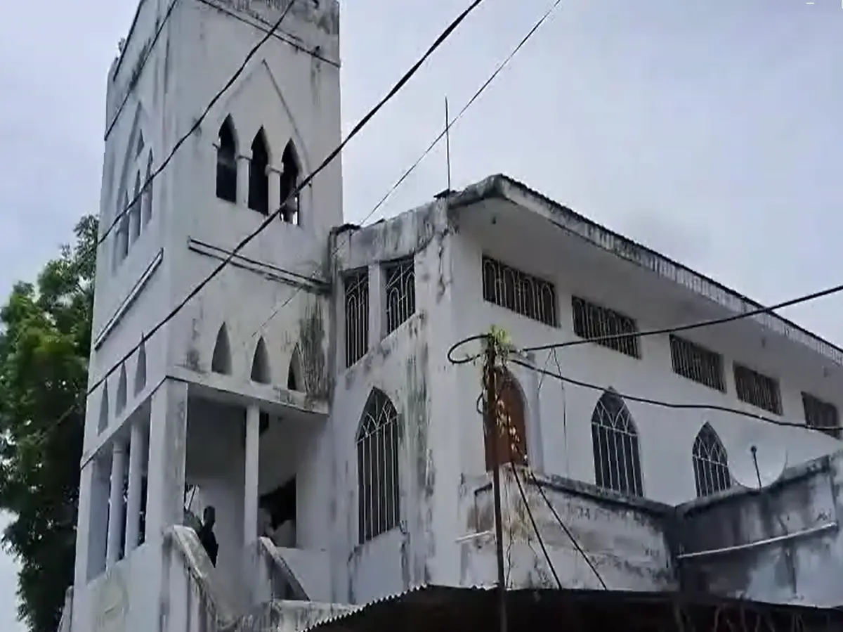 Sikar News: धार्मिक स्थल में धर्म परिवर्तन का आरोप, VHP और बजरंग दल के लोगों ने किया हंगामा Sikar News: धार्मिक स्थल में धर्म परिवर्तन का आरोप, VHP और बजरंग दल के लोगों ने किया हंगामा