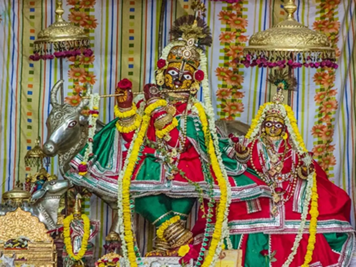 छोटीकाशी बनेगी वृंदावन! आधी रात को होगी कान्हा जी की शाही एंट्री, तैयारियां पूरी छोटीकाशी बनेगी वृंदावन! आधी रात को होगी कान्हा जी की शाही एंट्री, तैयारियां पूरी