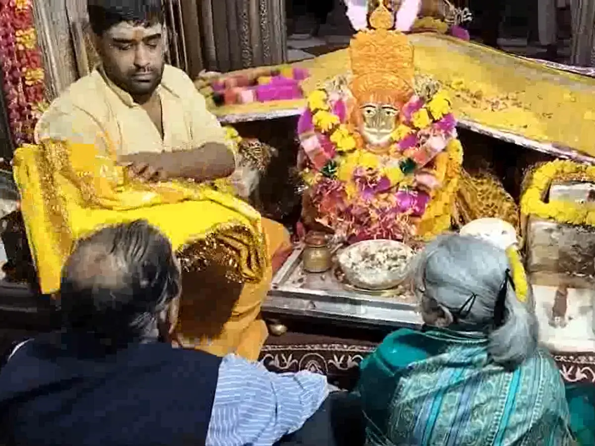 Jaisalmer News: रामदेवरा पहुंचे Rajasthan High Court के मुख्य न्यायाधीश, की देश में खुशहाली की कामना Jaisalmer News: रामदेवरा पहुंचे Rajasthan High Court के मुख्य न्यायाधीश, की देश में खुशहाली की कामना