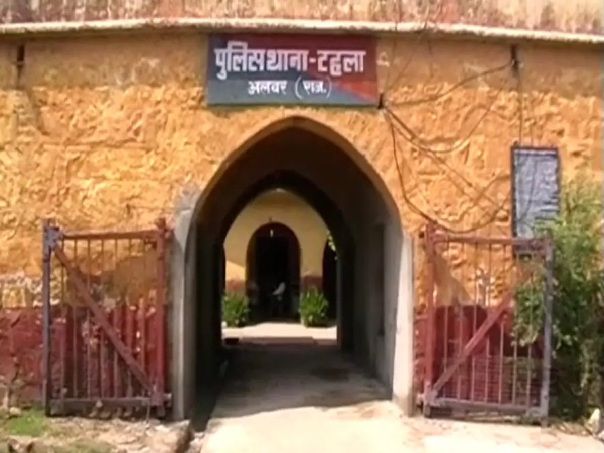Alwar News: अपहरण या ठगी? ऑनलाइन ‘रुपए दुगुना-तिगुना’ गेम के मिले संकेत, पढ़ें पूरा मामला Alwar News: अपहरण या ठगी? ऑनलाइन ‘रुपए दुगुना-तिगुना’ गेम के मिले संकेत, पढ़ें पूरा मामला