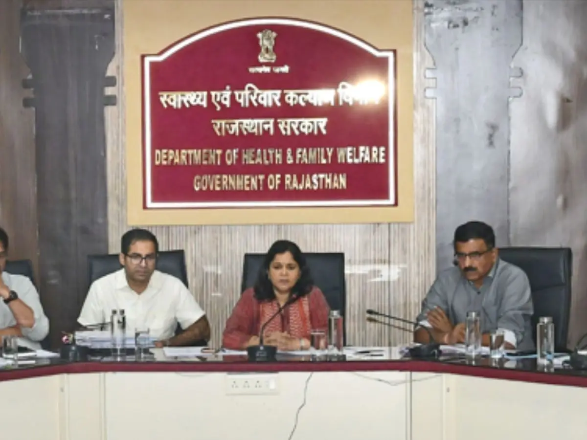 RGHS घोटाले पर गिरी गाज, 3 फार्मेसी स्टोर और 1 अस्पताल पर FIR दर्ज RGHS घोटाले पर गिरी गाज, 3 फार्मेसी स्टोर और 1 अस्पताल पर FIR दर्ज