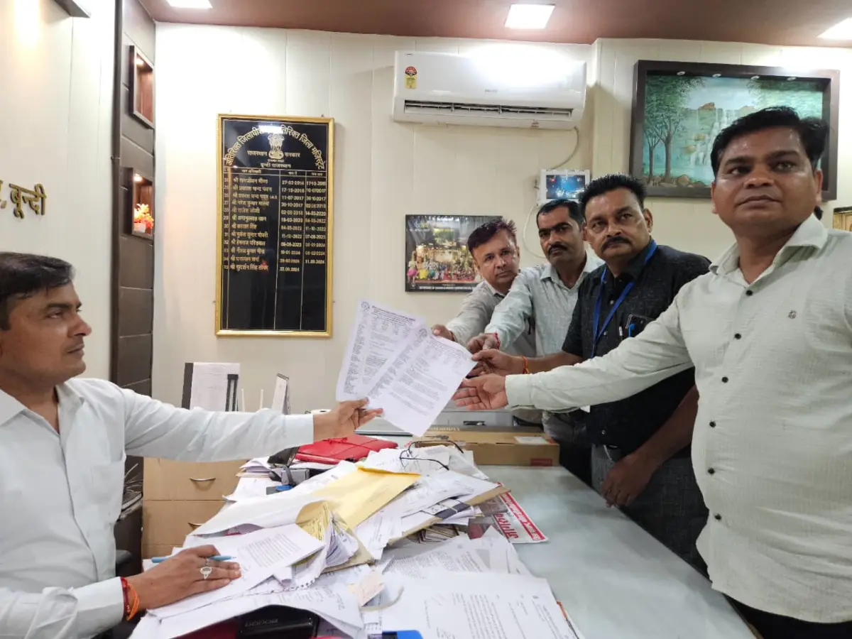 Bundi News: बूंदी में लैब टेक्नीशियन ने भरी हुंकार! सरकार के खिलाफ खोला मोर्चा Bundi News: बूंदी में लैब टेक्नीशियन ने भरी हुंकार! सरकार के खिलाफ खोला मोर्चा