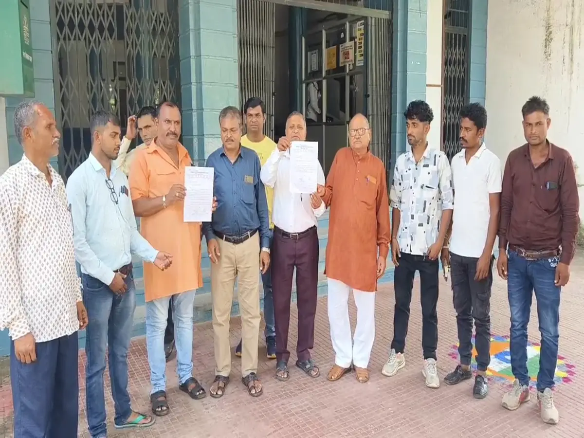 Dungarpur: गिव अप स्कीम को लेकर भिड़े डीलर्स और विभाग, कलेक्टर तक पहुंचा विवाद