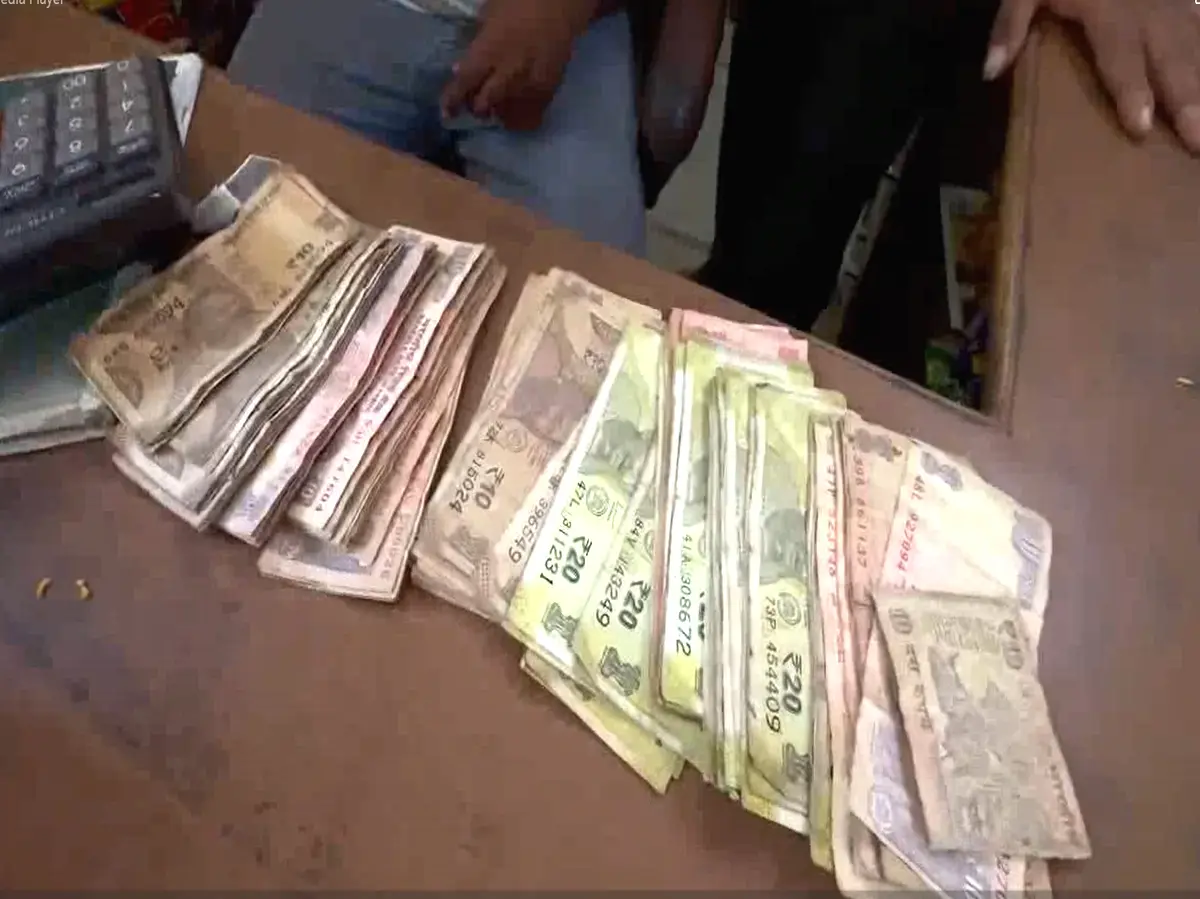 10, 20, 100 रुपये के नोट्स पर खतरनाक बैक्टीरिया का खुलासा, होश उड़ा देगी Ajmer की यह रिसर्च 10, 20, 100 रुपये के नोट्स पर खतरनाक बैक्टीरिया का खुलासा, होश उड़ा देगी Ajmer की यह रिसर्च