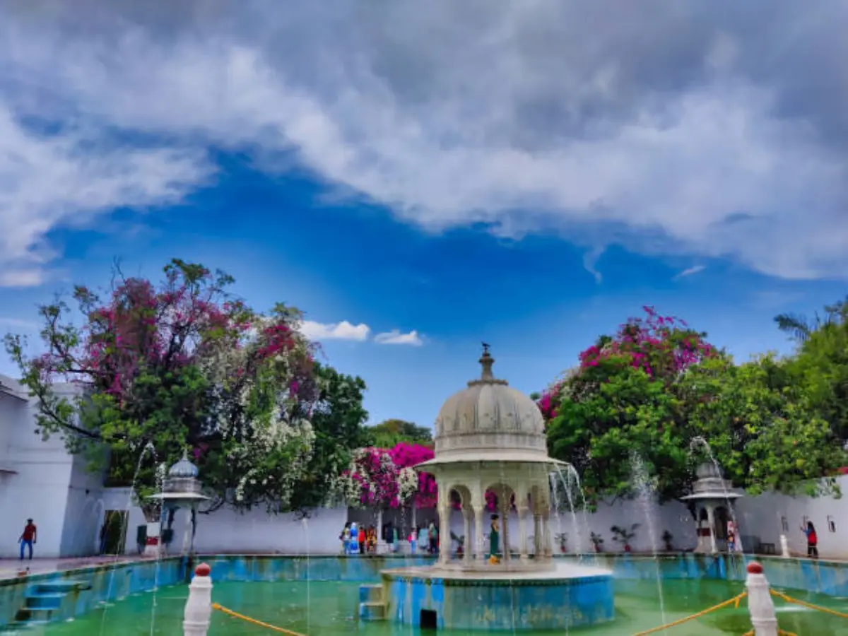 महिलाओं का विशेष स्थान