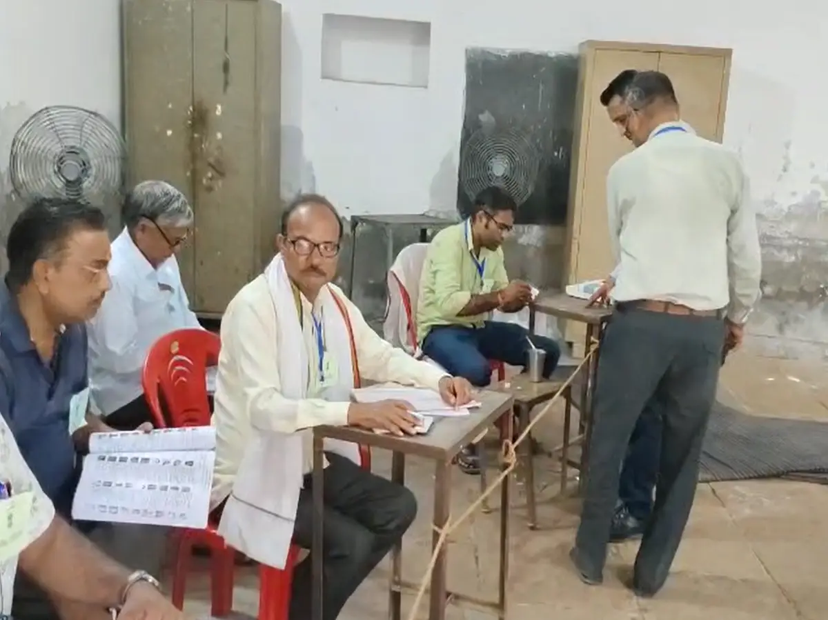Dholpur News: राजाखेड़ा नगर पालिका में पार्षद पद के उपचुनाव के लिए वोटिंग आज, जानें किसके बीच मुकाबला Dholpur News: राजाखेड़ा नगर पालिका में पार्षद पद के उपचुनाव के लिए वोटिंग आज, जानें किसके बीच मुकाबला