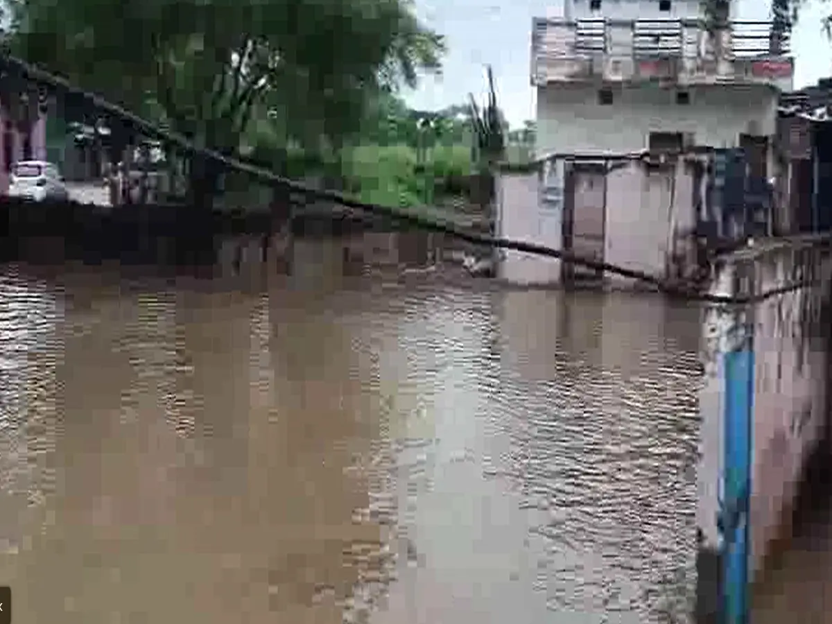 pratapgarh me barish