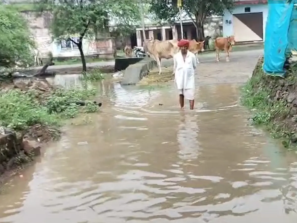pratapgarh me barish