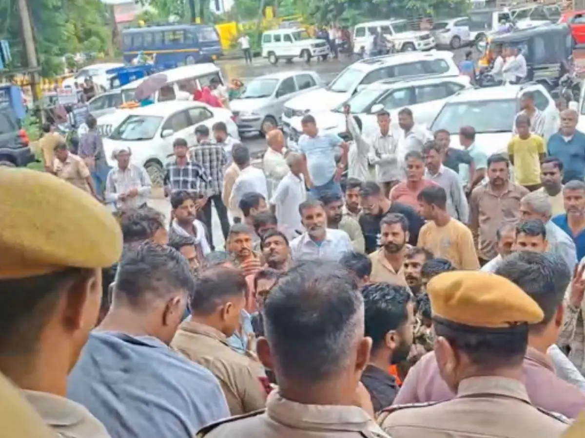 Ajmer: इंजेक्शन से फैले संक्रमण से महिला की मौत, परिजनों ने किया अस्पताल में हंगामा Ajmer: इंजेक्शन से फैले संक्रमण से महिला की मौत, परिजनों ने किया अस्पताल में हंगामा