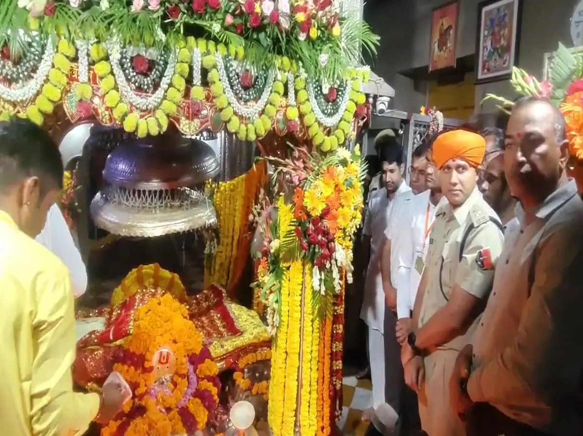 Jaisalmer: बाबा रामदेव जी का 641वां भादवा मेला शुरू, दर्शन के लिए लगीं 5 KM तक लंबी लाइनें Jaisalmer: बाबा रामदेव जी का 641वां भादवा मेला शुरू, दर्शन के लिए लगीं 5 KM तक लंबी लाइनें