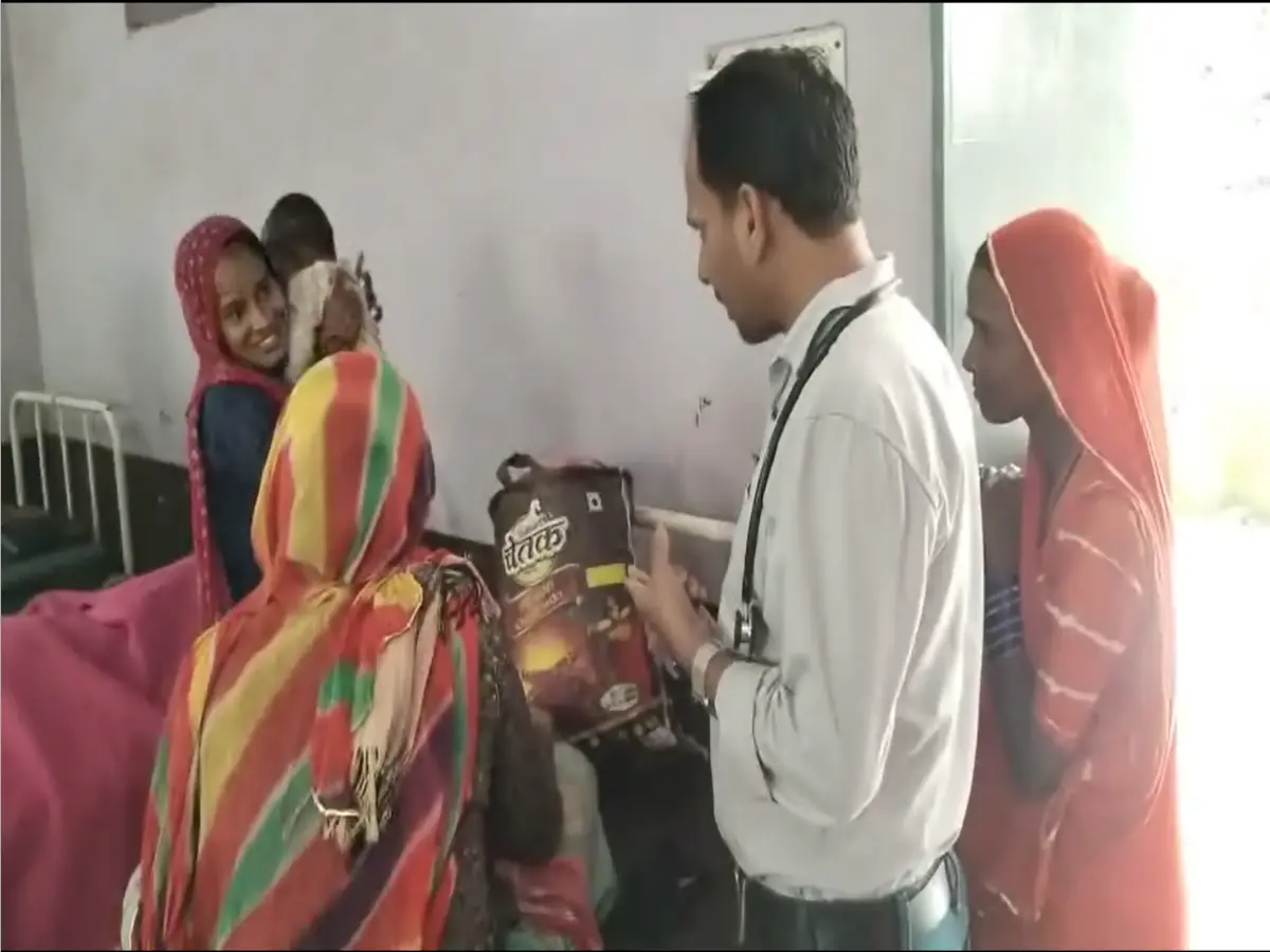 परिवार है बेघर