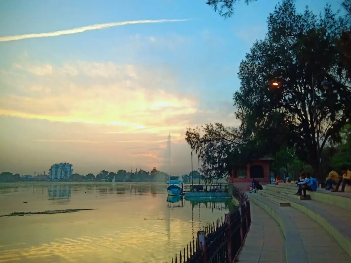 परिवार और दोस्तों के साथ समय बिताना