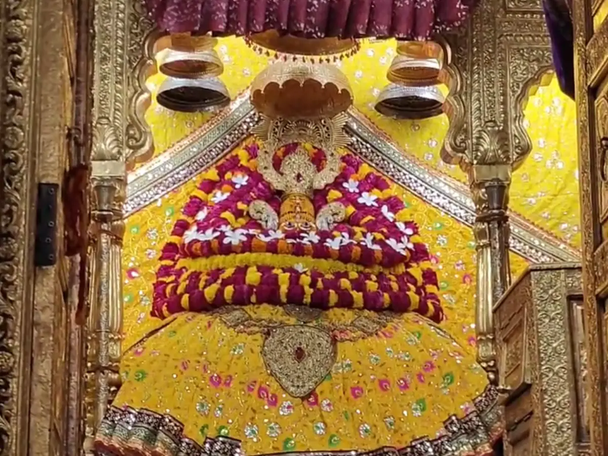 खाटूधाम में पट खुलते ही उमड़ा श्रद्धालुओं का सैलाब खाटूधाम में पट खुलते ही उमड़ा श्रद्धालुओं का सैलाब