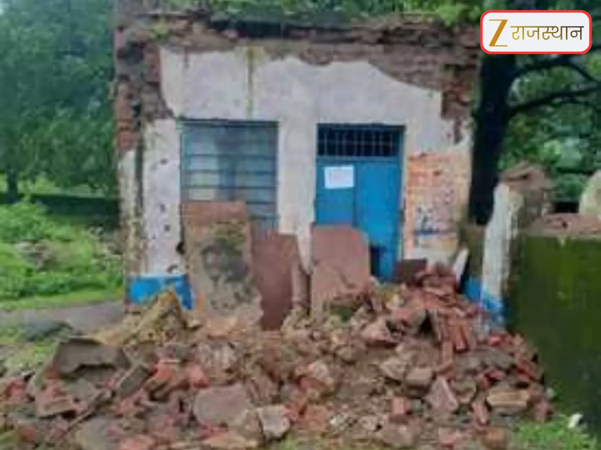 प्रतापगढ़ में ढह गया एक और स्कूल, तेज बारिश के बाद भरभराकर गिरी दीवारें, जमींदोज हो गई छत