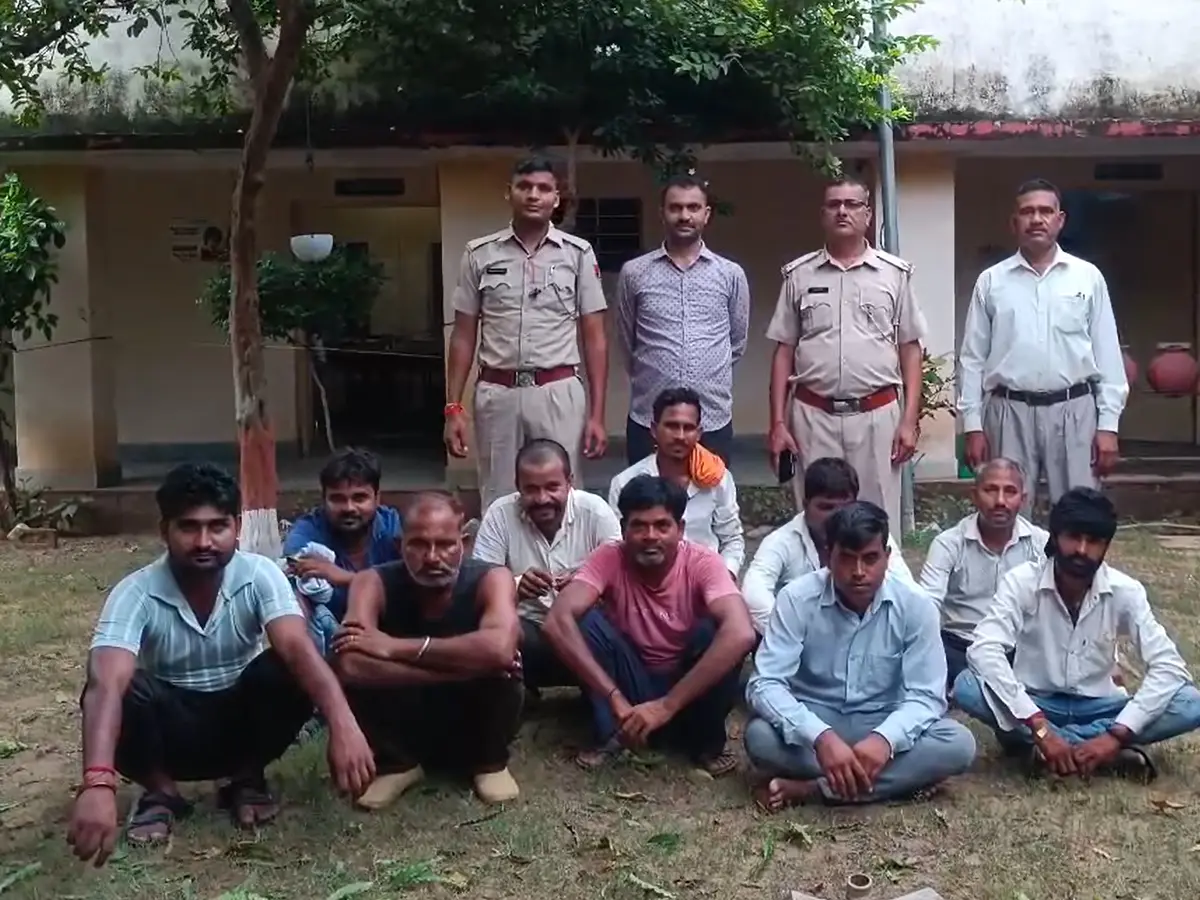 धौलपुर में बूचड़खाने ले जा रहे थे 46 पशु, पुलिस ने नाकाबंदी कर 10 तस्करों को किया अरेस्ट