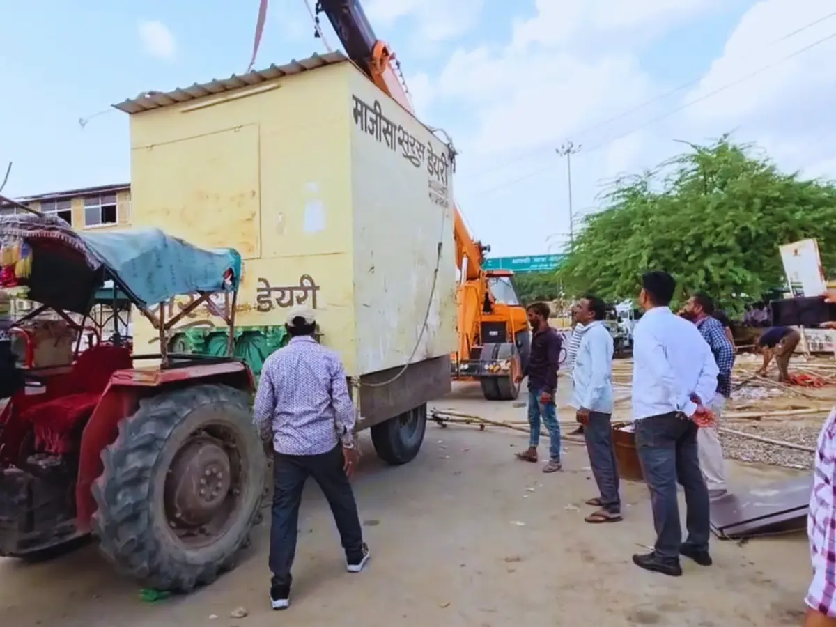 जैसलमेर में सरस डेयरियों की आड़ में चल रहे ड्रग्स के कारोबार का भंडाफोड़, पुलिस ने ऐसे लगाया पता जैसलमेर में सरस डेयरियों की आड़ में चल रहे ड्रग्स के कारोबार का भंडाफोड़, पुलिस ने ऐसे लगाया पता