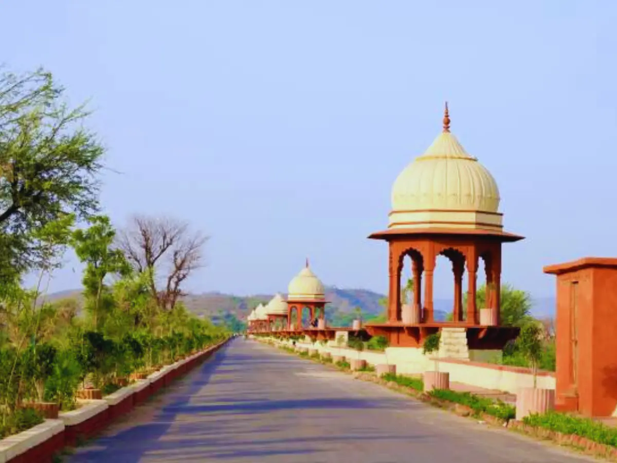 शहर की भागदौड़ से दूर