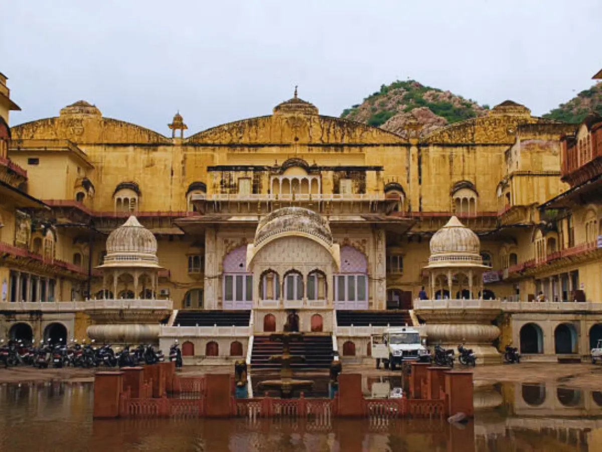 आध्यात्मिक केंद्र