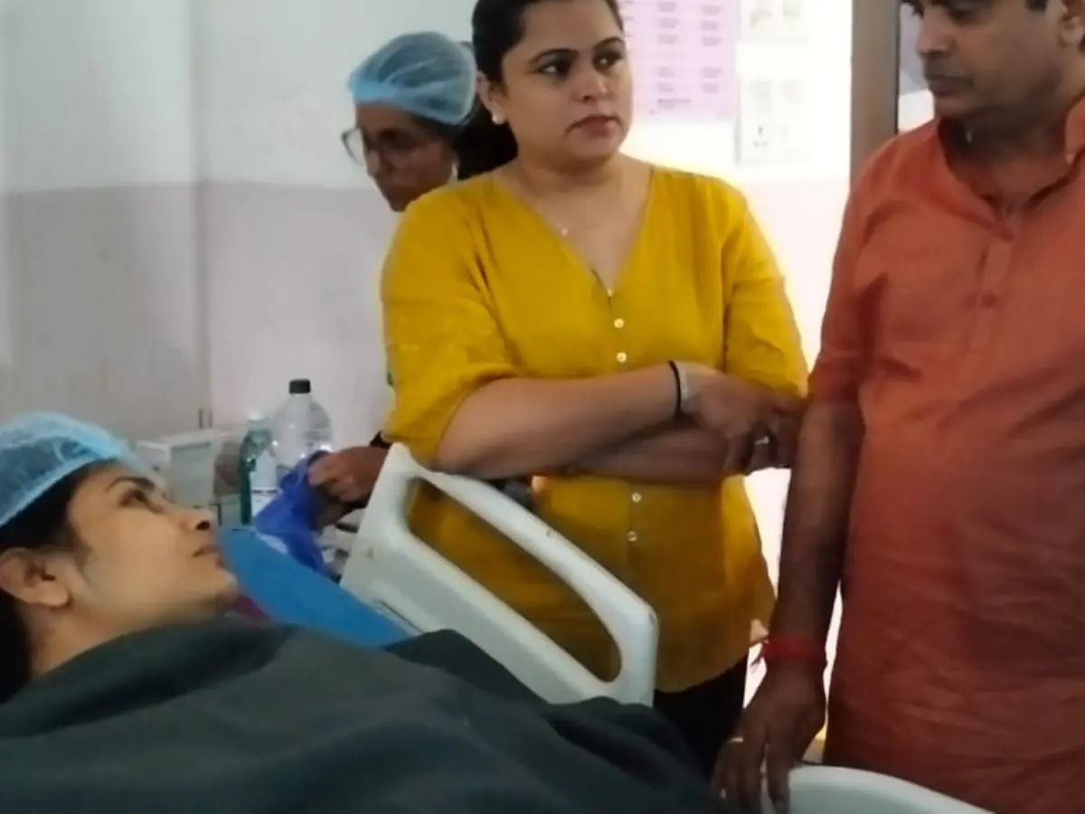 आधी रात में BJP MLA की गाड़ी हुआ एक्सीडेंट, कार में सवार थे विधायक के साथ 3 लोग आधी रात में BJP MLA की गाड़ी हुआ एक्सीडेंट, कार में सवार थे विधायक के साथ 3 लोग