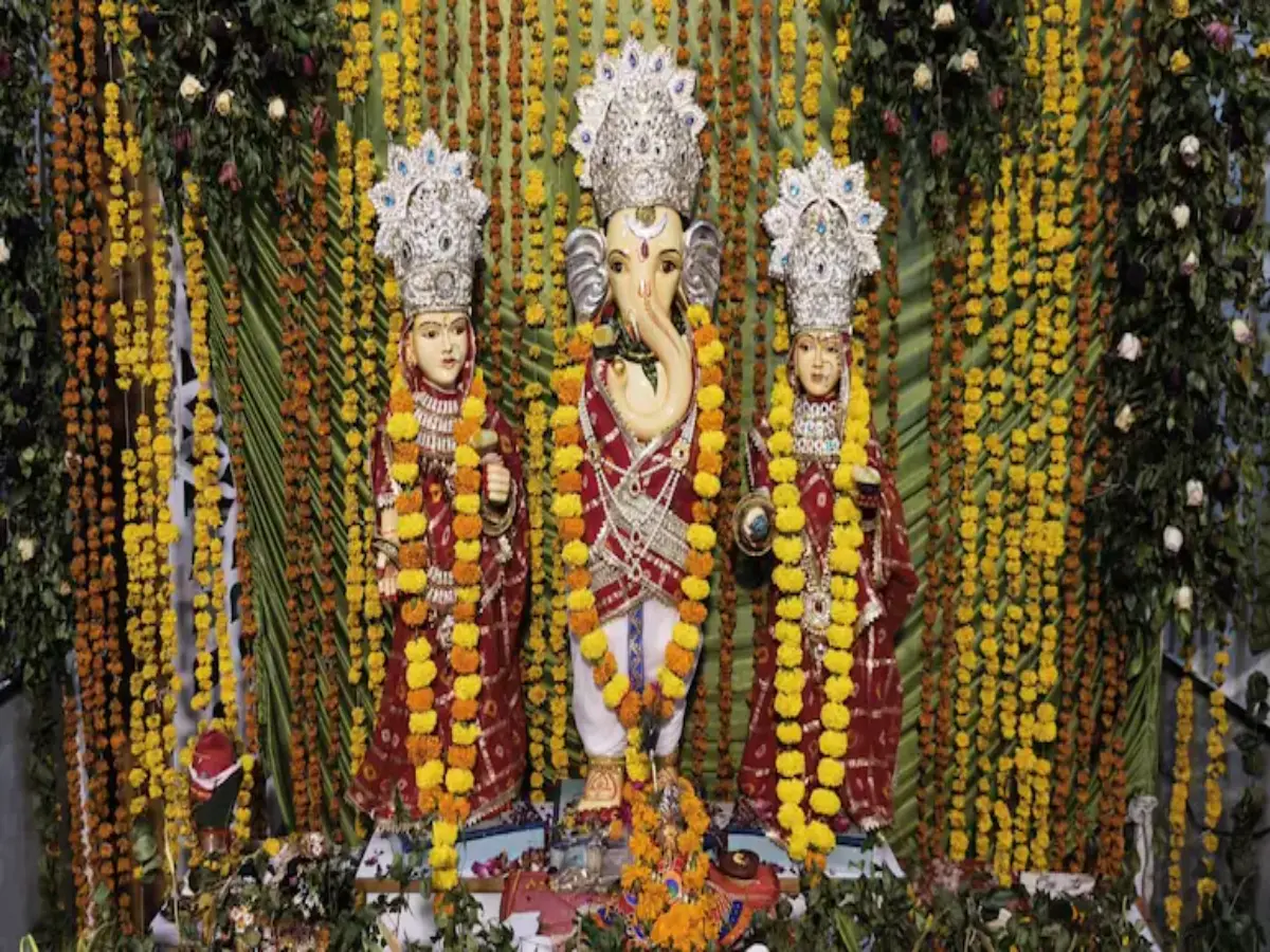 सूर्य-चंद्र धारण किए गणपति! बीकानेर का रहस्यमयी मंदिर बना आस्था का केंद्र
