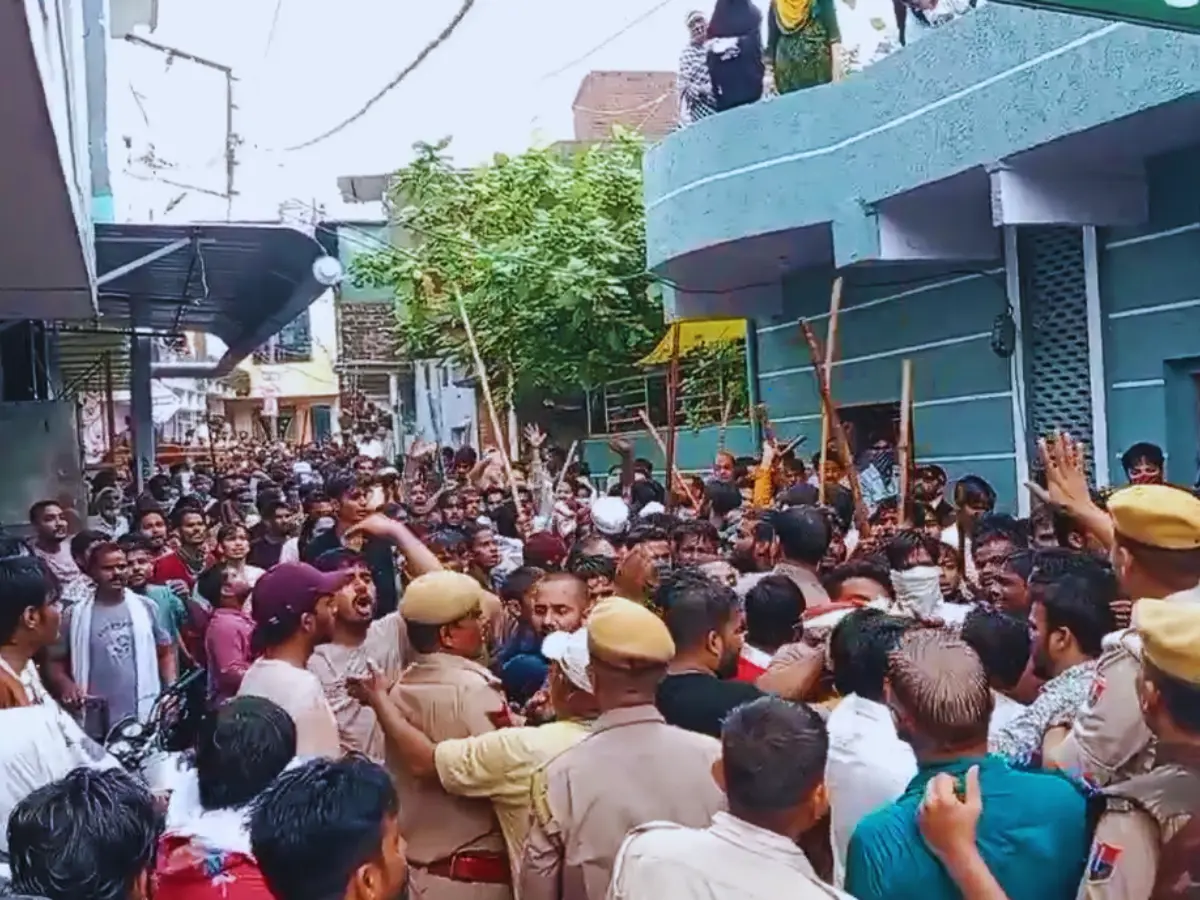 बारां बवाल पर प्रशासन सख्त! शांति समिति की बैठक, हर त्योहार पर अलर्ट जारी बारां बवाल पर प्रशासन सख्त! शांति समिति की बैठक, हर त्योहार पर अलर्ट जारी
