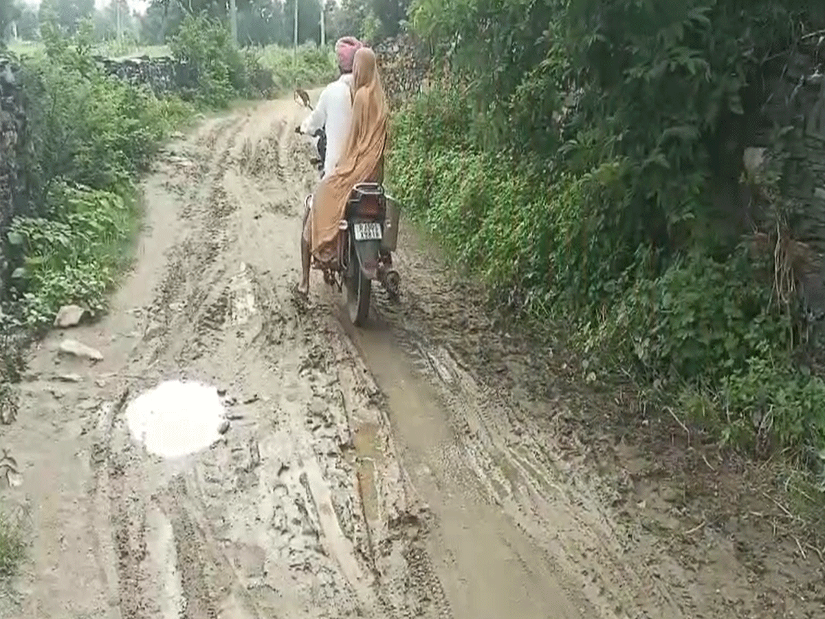 राजसमंद के चापा का गुडा से ढेलाणा मंदिर जाने वाला मार्ग क्षतिग्रस्त, ग्रामीण परेशान राजसमंद के चापा का गुडा से ढेलाणा मंदिर जाने वाला मार्ग क्षतिग्रस्त, ग्रामीण परेशान
