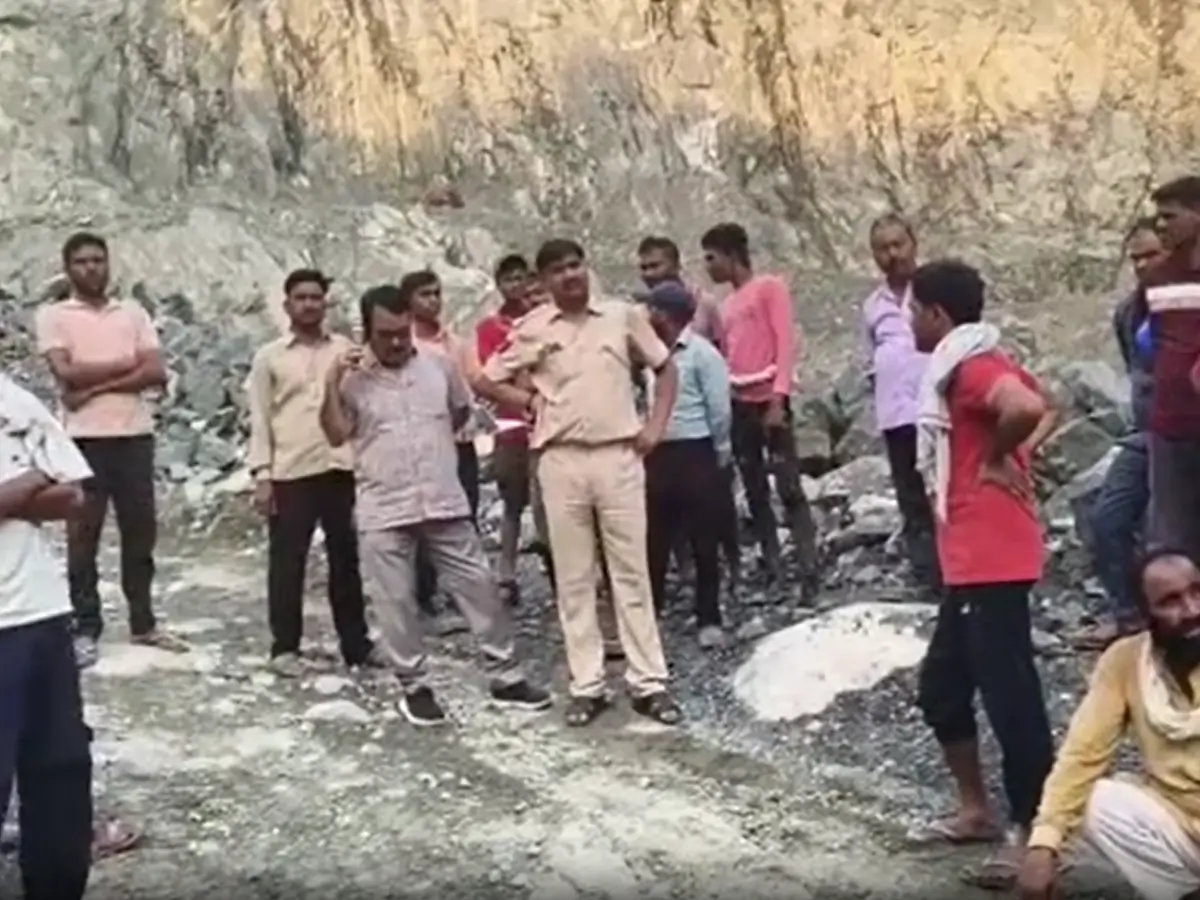 कृष्णा माइंस पर पहाड़ दरकने से दबे मजदूर, एक की मौत दूसरा घायल