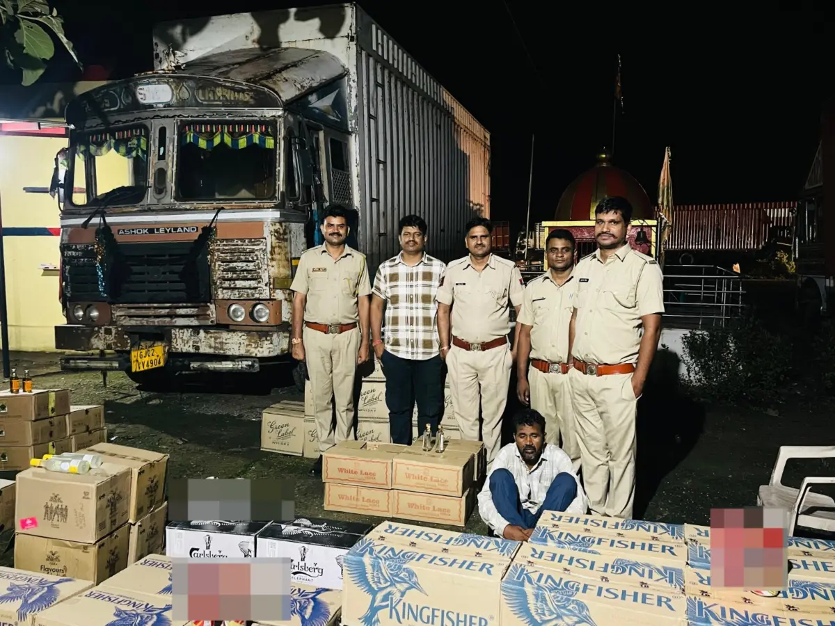 राजस्थान-गुजरात बॉर्डर पर पुलिस का बड़ा धावा! दो कंटेनरों से बरामद हुई 40 लाख की शराब