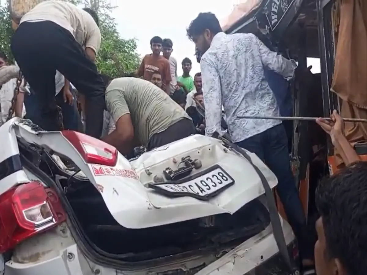 डीडवाना में मातम! बस-कार भिड़ंत में दो की मौत समेत 19 घायल, चीख-पुकार से गूंजा मौलासर डीडवाना में मातम! बस-कार भिड़ंत में दो की मौत समेत 19 घायल, चीख-पुकार से गूंजा मौलासर