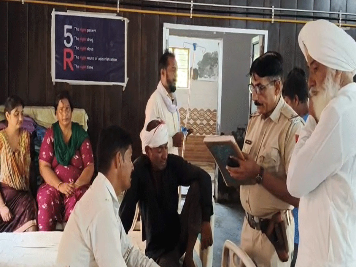 अनूपगढ़ में जमीन विवाद बना खूनी संघर्ष, महिला समेत 4 लोग लहूलुहान अनूपगढ़ में जमीन विवाद बना खूनी संघर्ष, महिला समेत 4 लोग लहूलुहान