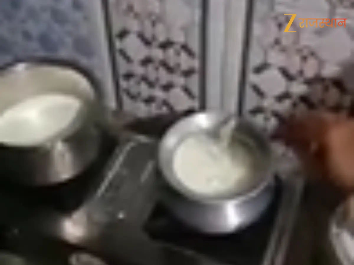 नवलगढ़ में मिलावटी दूध का खुलासा, उबालते ही बन गया रबर
