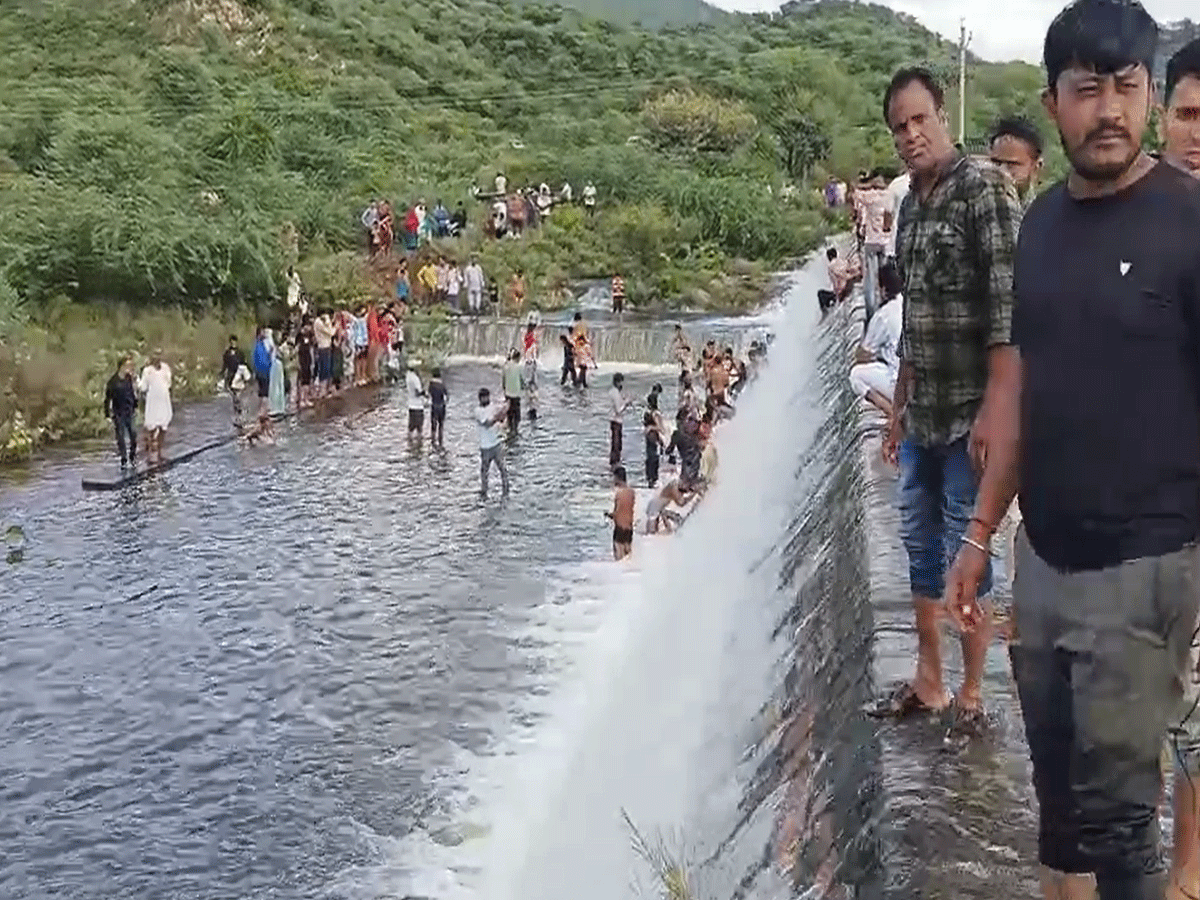 Sikar Raipur dam overflowed