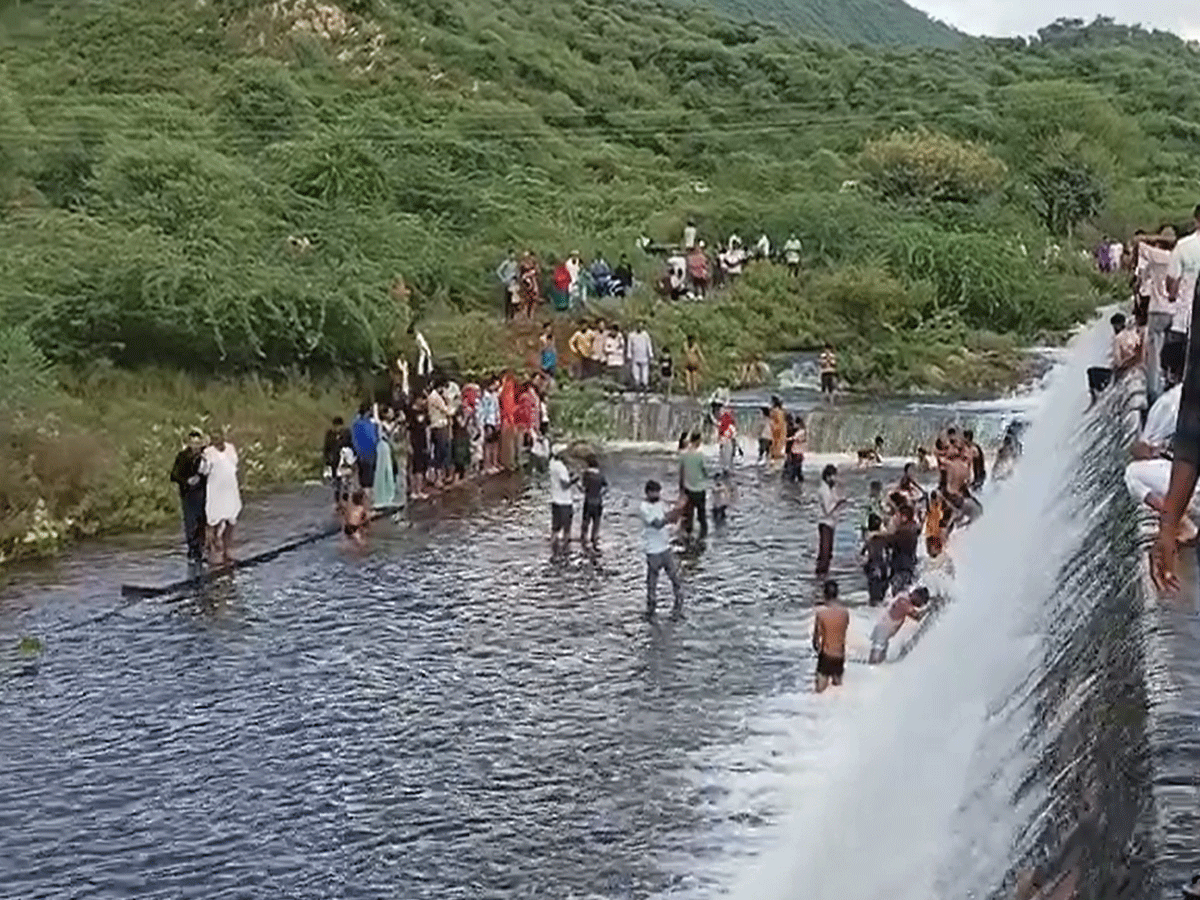 Sikar Raipur dam overflowed