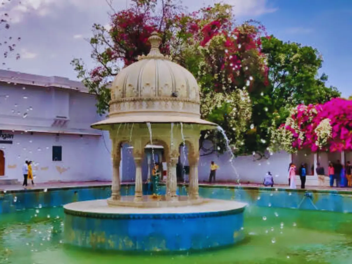 सहेलियों की बाड़ी