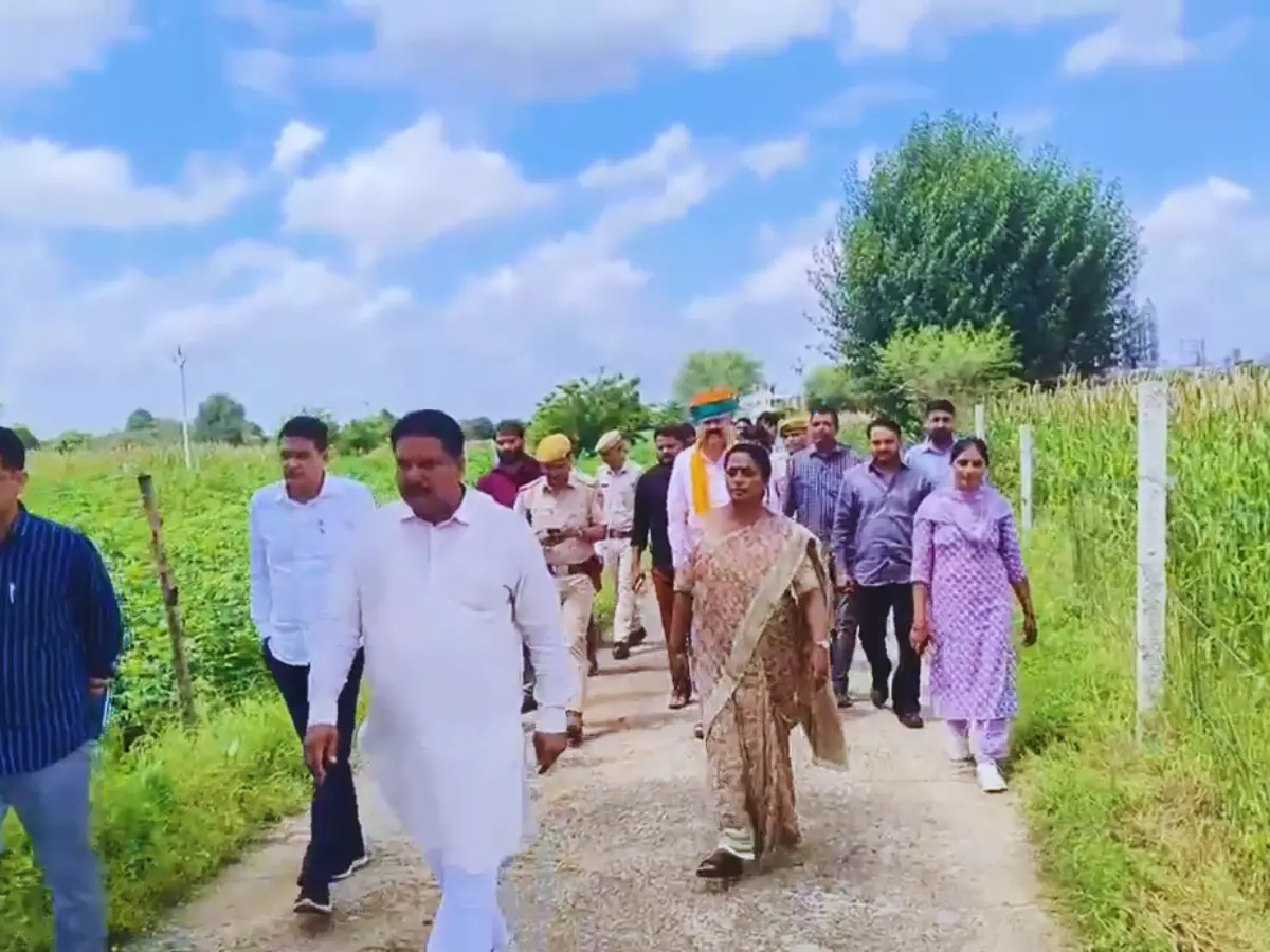 कोटपूतली में अतिवृष्टि का जायजा लेने पहुंचे मंत्री विजय सिंह, बोले – किसानों के साथ खड़ी है सरकार