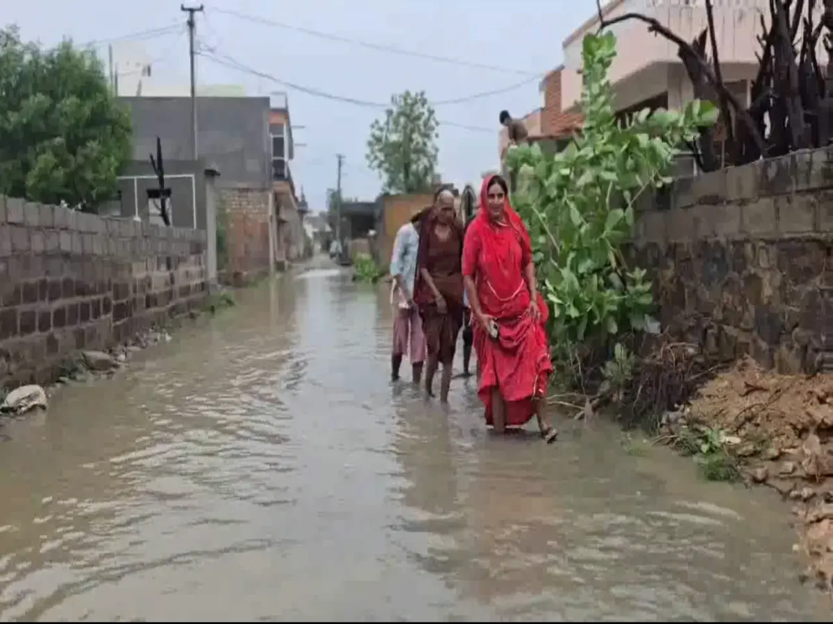 20 घंटे की बारिश ने बाड़मेर को बनाया तालाब! बलदेव नगर में बाढ़ जैसे हालात