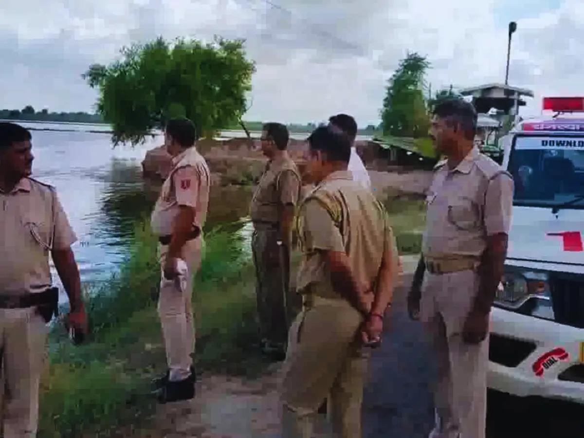 वैकल्पिक स्कूल और शिक्षक तैनात
