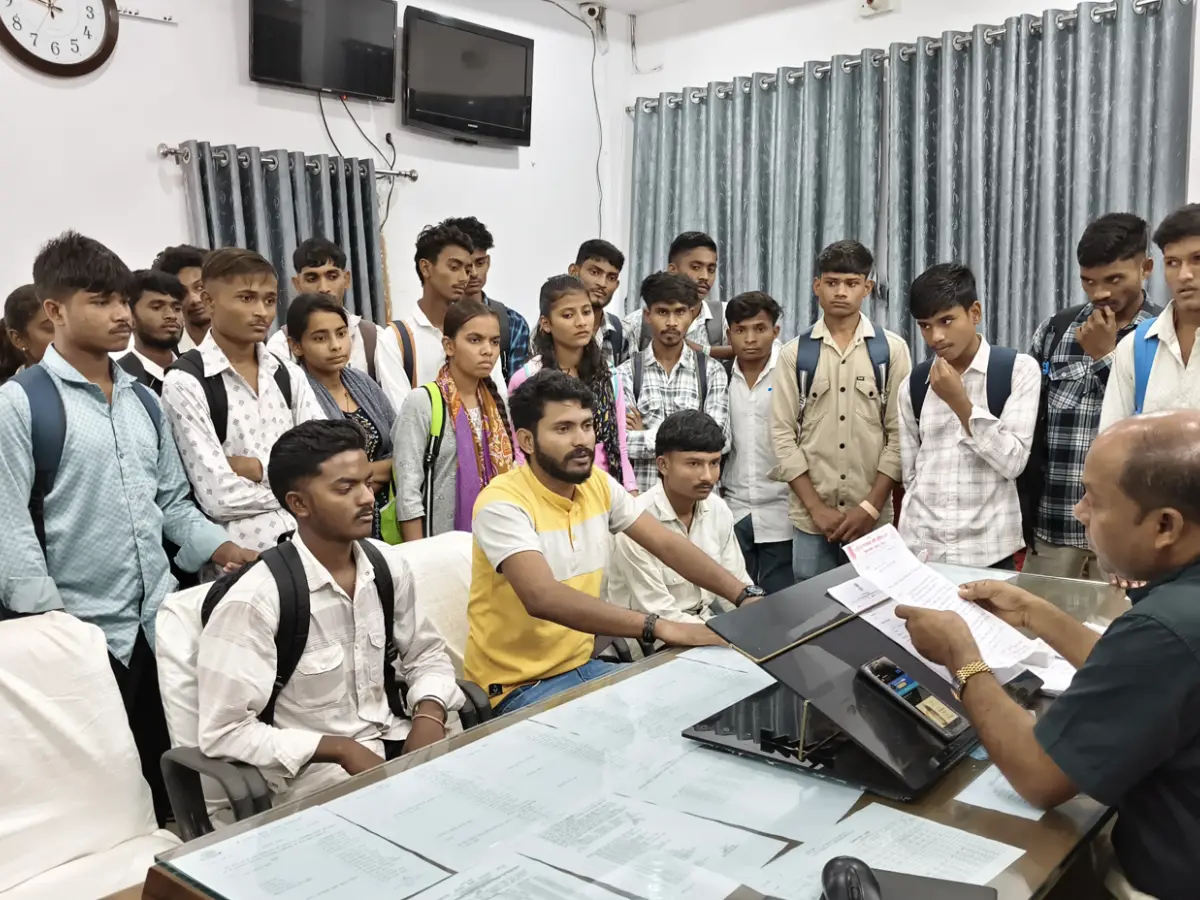 डूंगरपुर कॉलेज में बवाल! एनसीसी भर्ती और जर्जर भवन बना विवाद का केंद्र डूंगरपुर कॉलेज में बवाल! एनसीसी भर्ती और जर्जर भवन बना विवाद का केंद्र