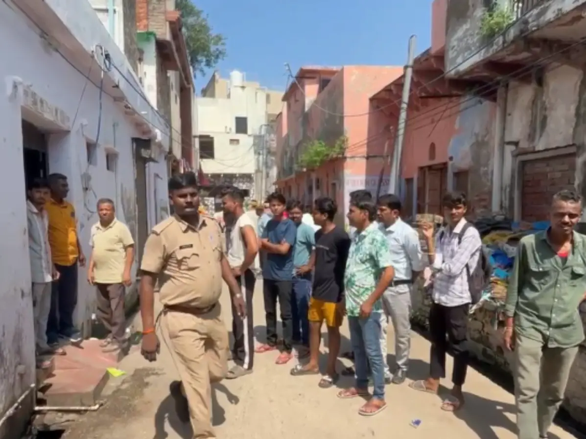 Bharatpur: सिरफिरे आशिक ने पहले महिला को मारी गोली, फिर कमरे में जाकर... Bharatpur: सिरफिरे आशिक ने पहले महिला को मारी गोली, फिर कमरे में जाकर...