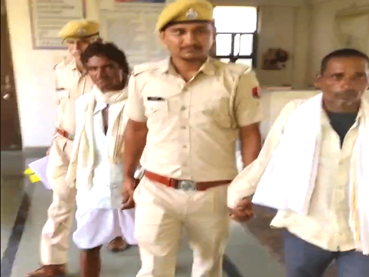 प्रतापगढ़ में मौताणे की मांग को लेकर घर में घुसकर की थी मारपीट, 2 हुए गिरफ्तार प्रतापगढ़ में मौताणे की मांग को लेकर घर में घुसकर की थी मारपीट, 2 हुए गिरफ्तार