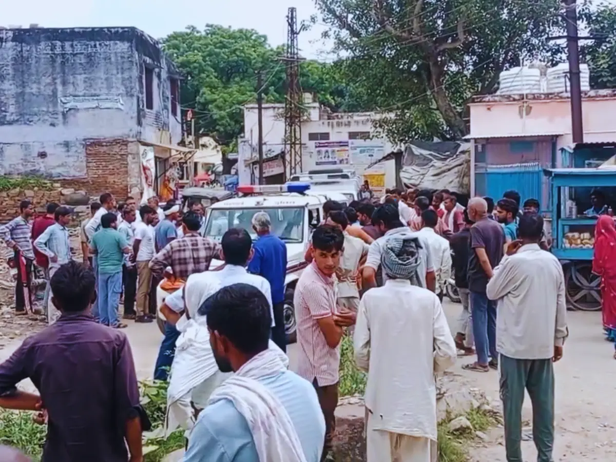 बानसूर में बस चालक-कंडक्टर पर हमला, दुकान में घुसकर की तोड़फोड़ बानसूर में बस चालक-कंडक्टर पर हमला, दुकान में घुसकर की तोड़फोड़