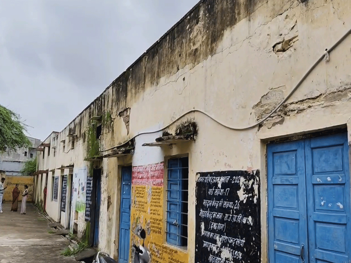 Dungarpur are completely dilapidated