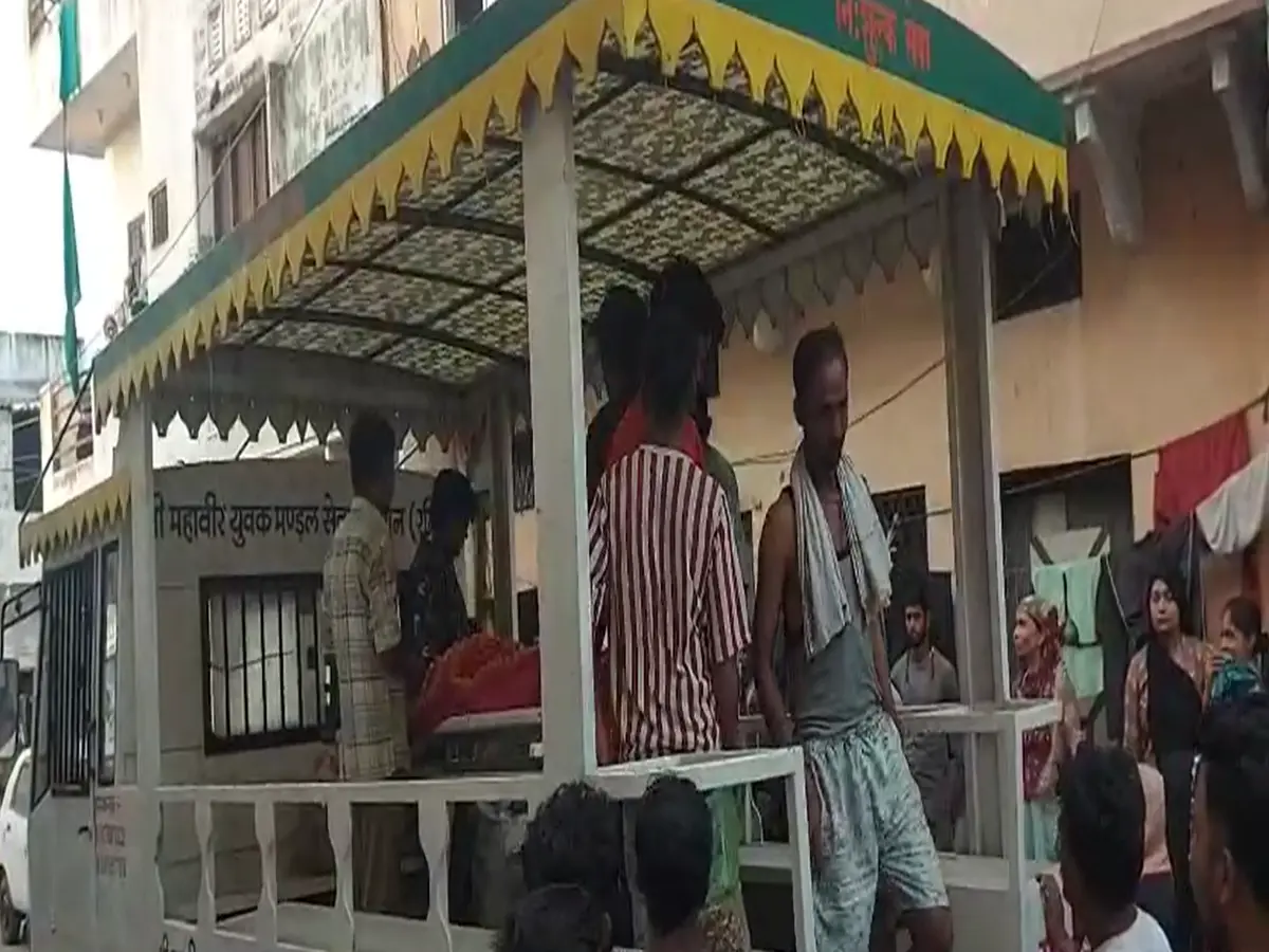 भीलवाड़ा में अनोखी मिसाल! मुस्लिम युवाओं ने दी हिंदू महिला को ‘मां’ जैसी विदाई!