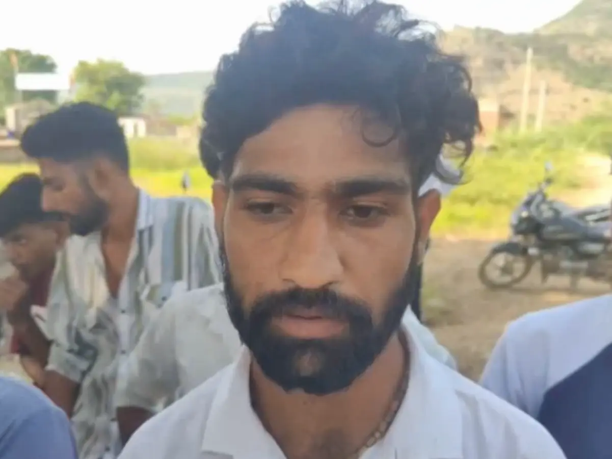 Sawai Madhopur: हनुमान जी की प्रतिमा खंडित, ग्रामीणों में भारी आक्रोश Sawai Madhopur: हनुमान जी की प्रतिमा खंडित, ग्रामीणों में भारी आक्रोश