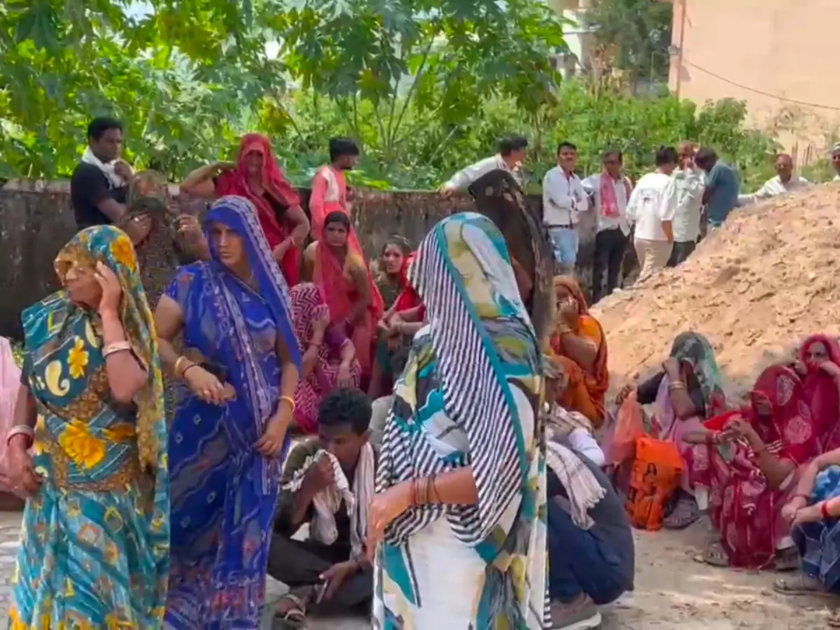 Dungarpur: विवाहिता ने पीहर जाकर किया सुसाइड, 7 महीने पहले हुई थी शादी Dungarpur: विवाहिता ने पीहर जाकर किया सुसाइड, 7 महीने पहले हुई थी शादी