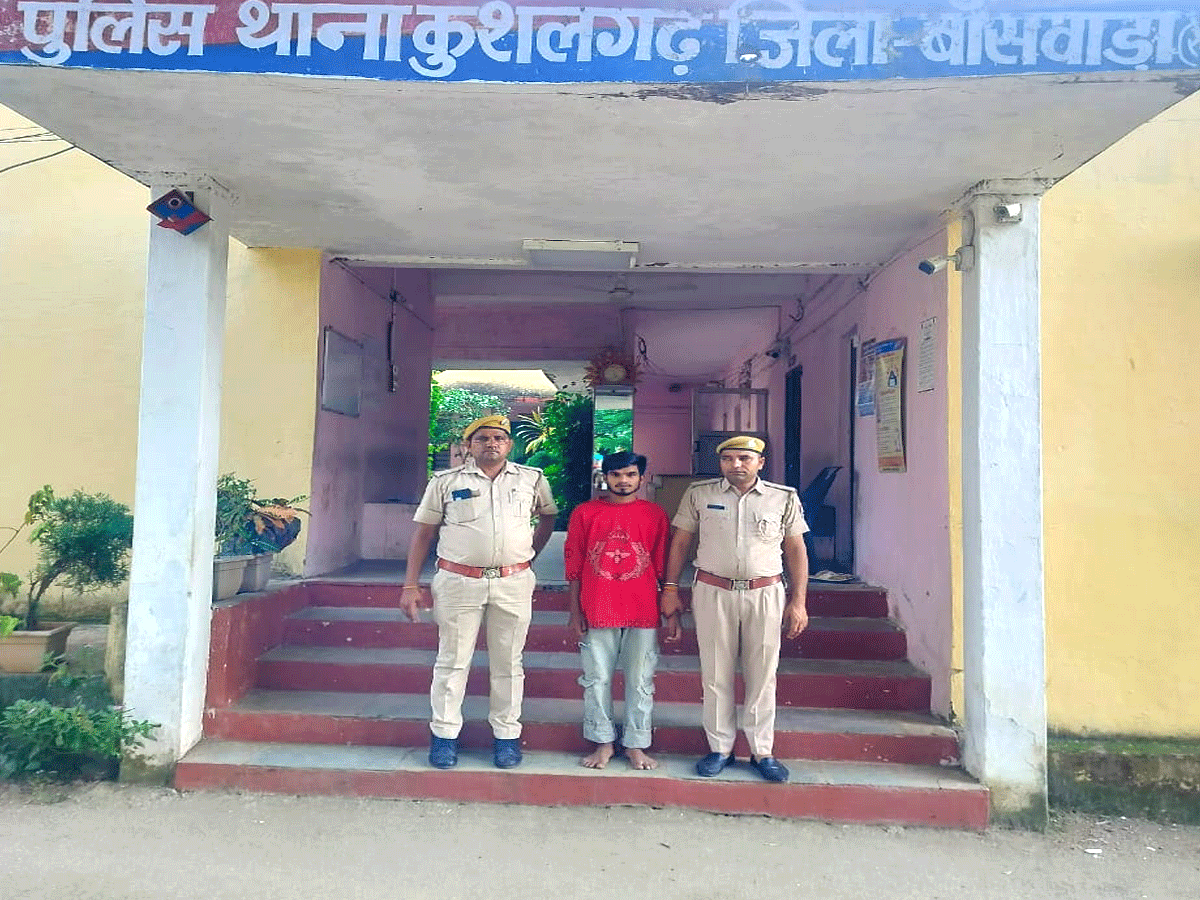 हत्या के बाद शख्स को बाइक से घर छोड़ने आए दोस्त, परिवार को लगा- बेटा जिंदा है पर.... हत्या के बाद शख्स को बाइक से घर छोड़ने आए दोस्त, परिवार को लगा- बेटा जिंदा है पर....